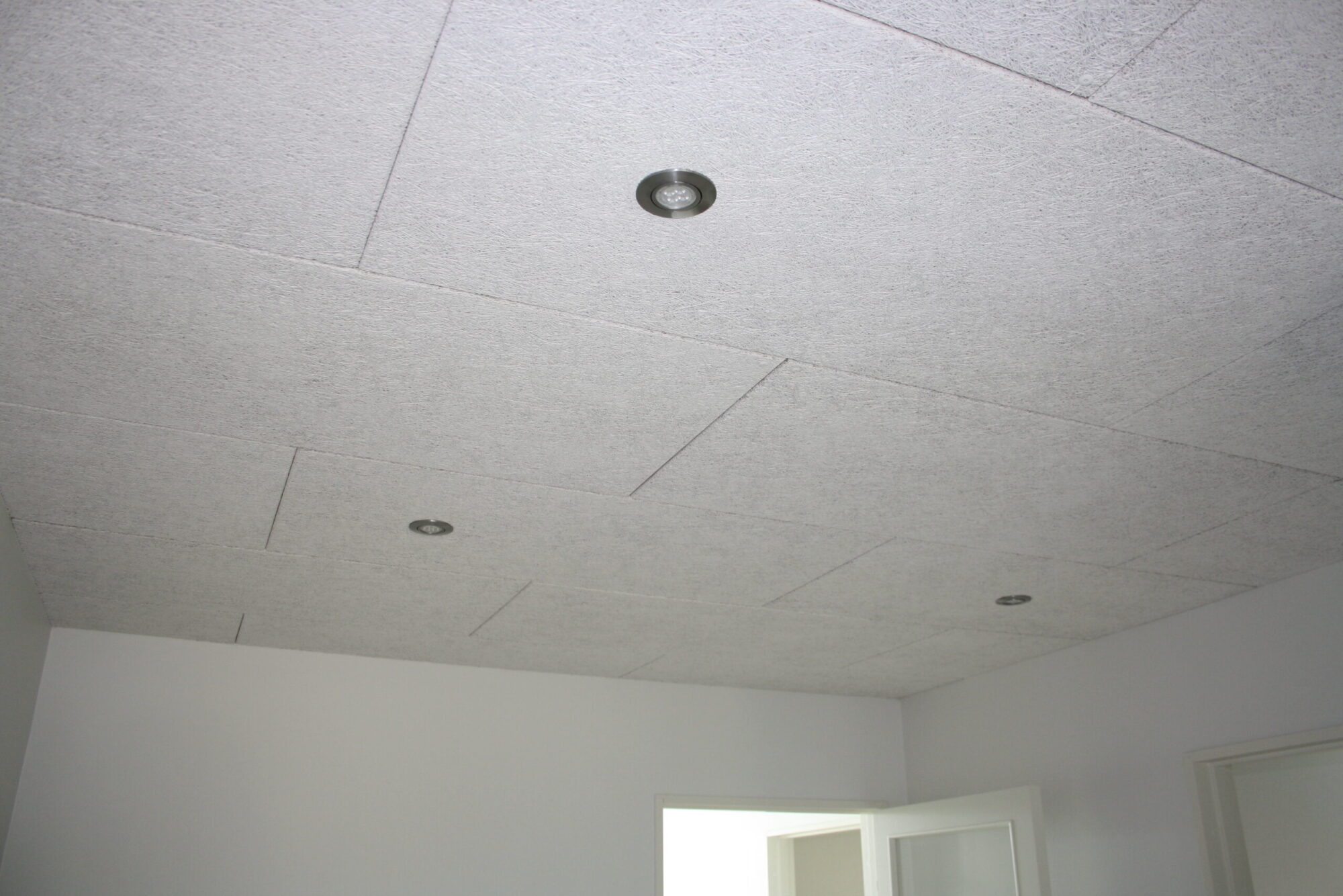 Lana de madera Multifin White 600×1200 mm